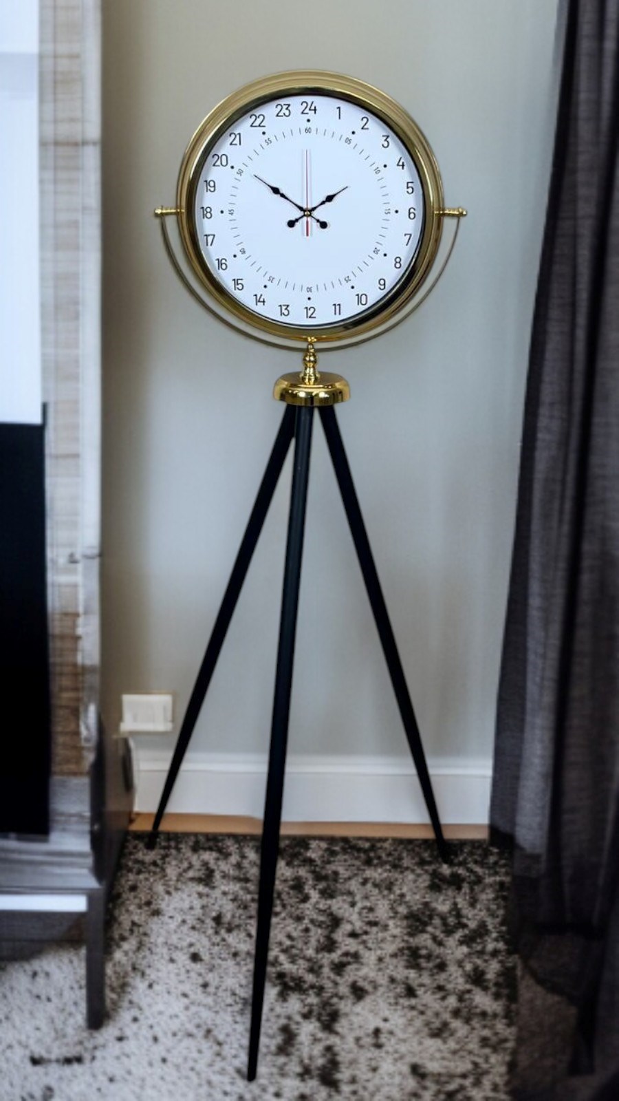Zentime Gold 24 Saat Göstergeli Özel Tasarım Tripod Ayaklı Saat