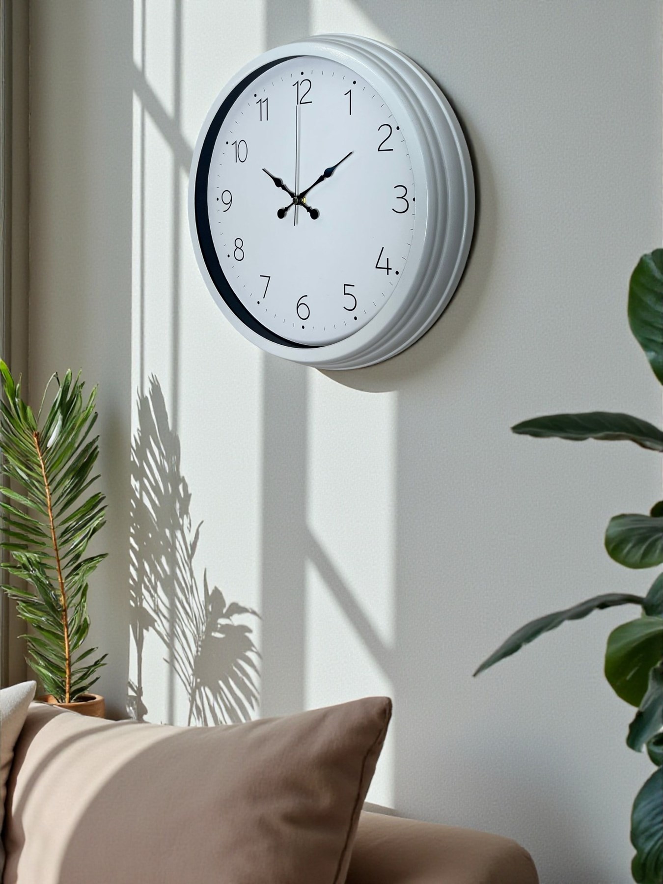 Sade Tasarım Beyaz 40 Cm Metal Standart Duvar Saati