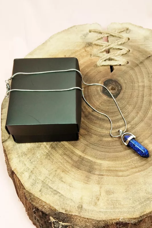 Lapis Lazoli Doğal Taşı Zincirli El Yapımı Tasarımlı Kolye Uç: 3,5 cm Zincir: 20 cm Kutulu