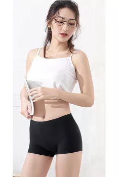 Kadın-Dikişsiz-Görünmez-İz-Yapmaz-Mini-Şort-Boxer-Siyah