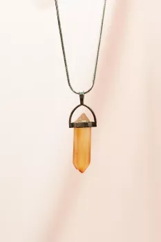 Kalsit-Doğal-Taşı-Zincirli-El-Yapımı-Tasarımlı-Kolye-Uç:-3,5-cm-Zincir:-20-cm-Kutulu