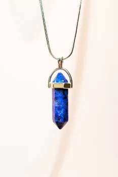 Lapis-Lazoli-Doğal-Taşı-Zincirli-El-Yapımı-Tasarımlı-Kolye-Uç:-3,5-cm-Zincir:-20-cm-Kutulu
